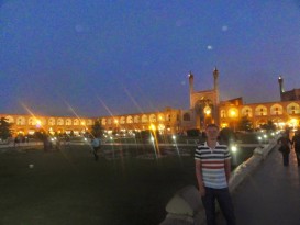 Patryk Gorgol na targu w Isfahanie, Iran. Fot. aut.