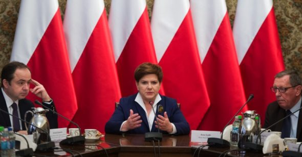 Premier Beata Szydło na spotkaniu nt. konkurencyjności polskiego przemysłu elektroenergetycznego.