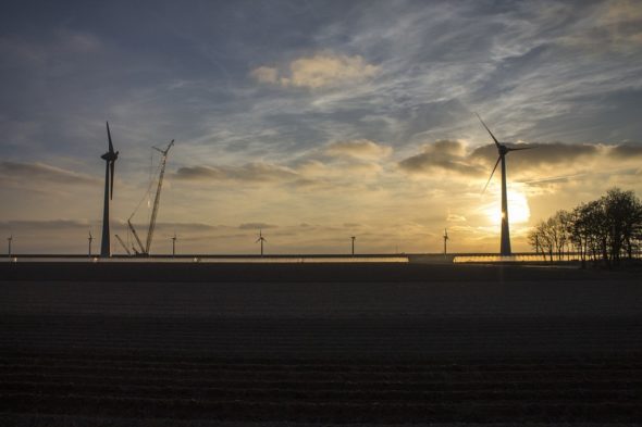 energetyka oze wiatrak odnawialna