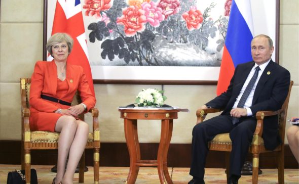 Premier Wielkiej Brytanii Theresa May i prezydent Rosji Władimir Putin. Źródło: Wikipedia