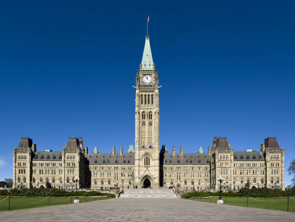 Gmach kanadyjskiego parlamentu w Ottawie. Źródło- Wikipedia