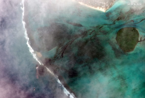 Oil spill off Mauritius after bulk carrier ship Wakashio hit the coral reefs