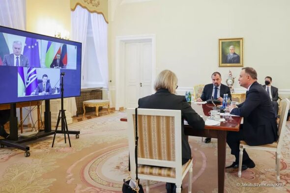 Prezydenci Polski, Ukrainy i Litwy rozmawiają online. Fot. Kancelaria Prezydenta RP