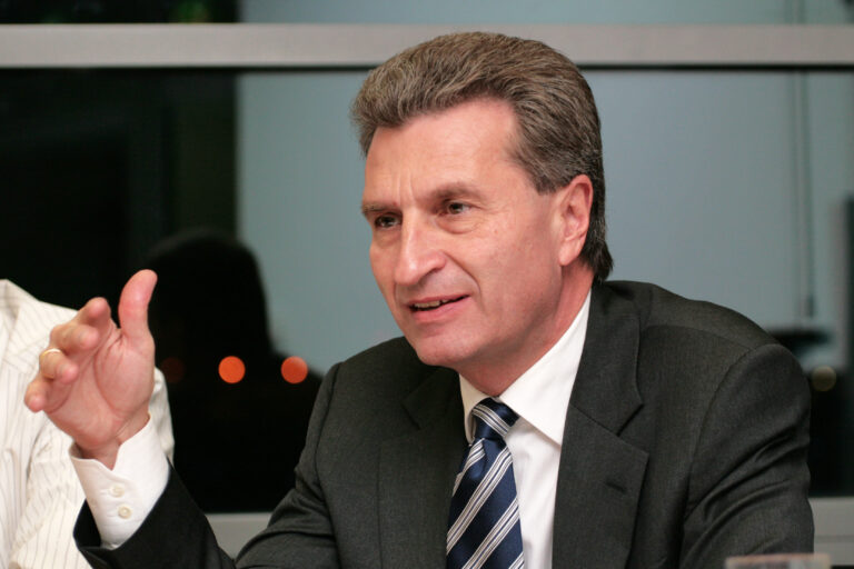 Oettinger: Wyniki śledztwa antymonopolowego KE na wiosnę