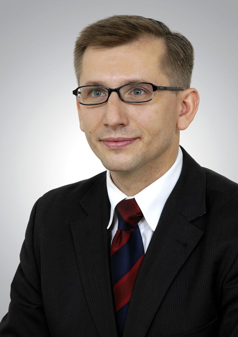 Kwiatkowski: W styczniu raport NIK o gazie łupkowym, potem o gazoporcie i sieciach przesyłowych