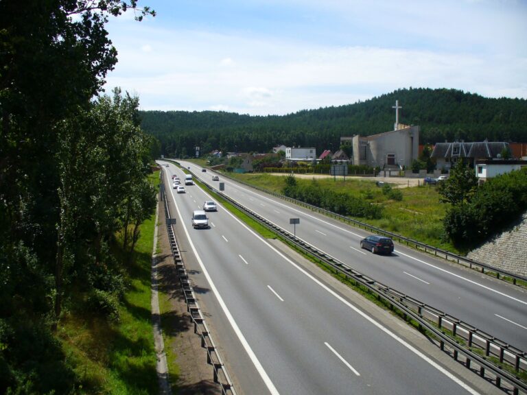 Furgalski: Rząd opóźnia wprowadzenie jednolitego systemu poboru opłat na autostradach