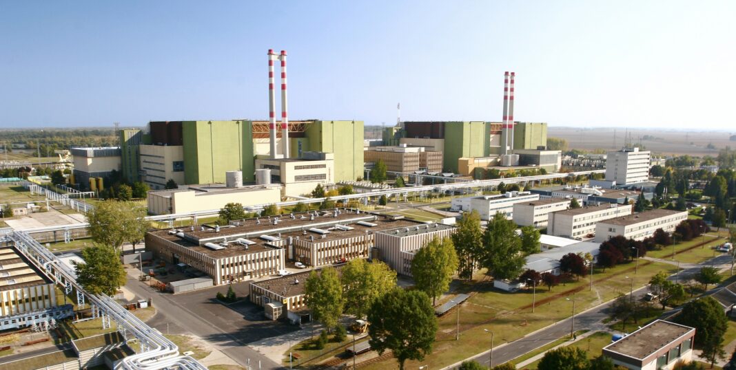 Elektrownia atomowa Paks na Węgrzech. Fot. Wikimedia Commons