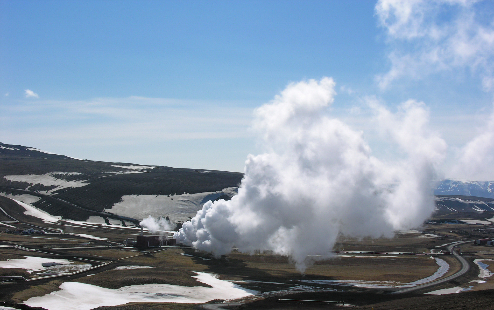 Geothermal energy. Геотермальная Энергетика. Геотермальная энергия земли. ГЕОТЭС Менделеевская Кунашир. ГЕОЭС В Исландии.