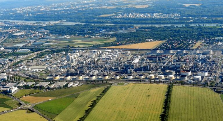 Awaria austriackiej Rafinerii Schwechat wstrzyma petrochemię w regionie