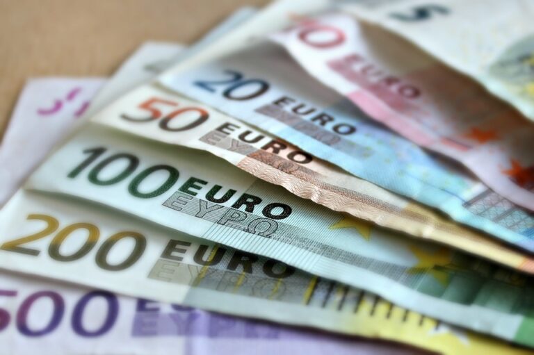 Europejski Bank Centralny obniża stopy procentowe do 2,25 procent