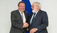 Gerhard Schroeder (po lewej). Fot. Komisja Europejska