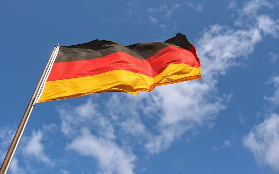 Flaga Niemiec. Fot. Wikimedia Commons