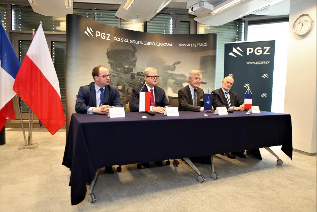PGZ i DCNS podpisują porozumienie. Fot. PGZ