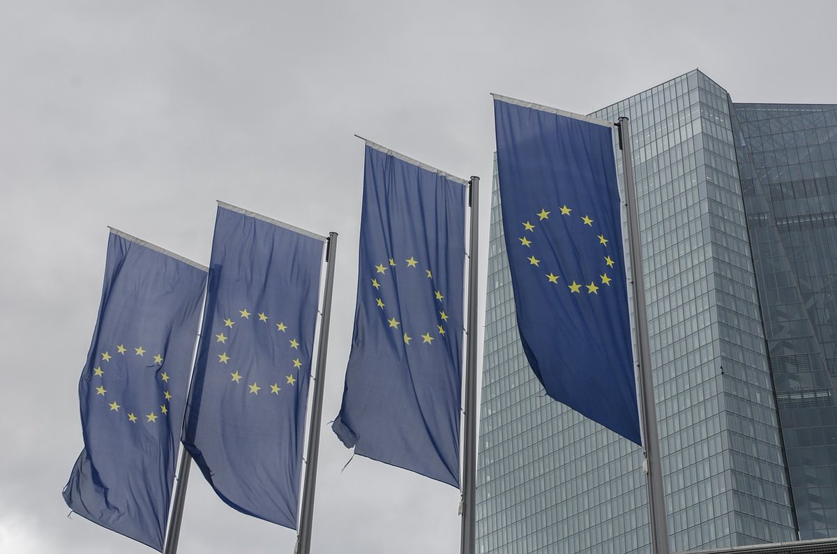 Flagi Unii Europejskiej. Fot. pixabay.com