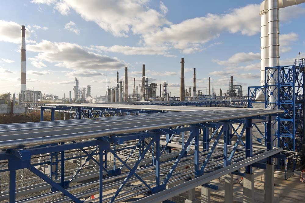 Rafineria. Fot. Gazprom Nieft