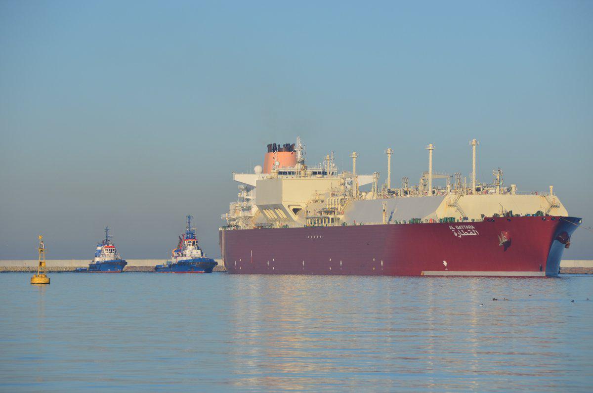 Metanowiec Al Gattara przypływa do Terminalu LNG w Świnoujściu 8 stycznia 2018. Fot. Gaz-System