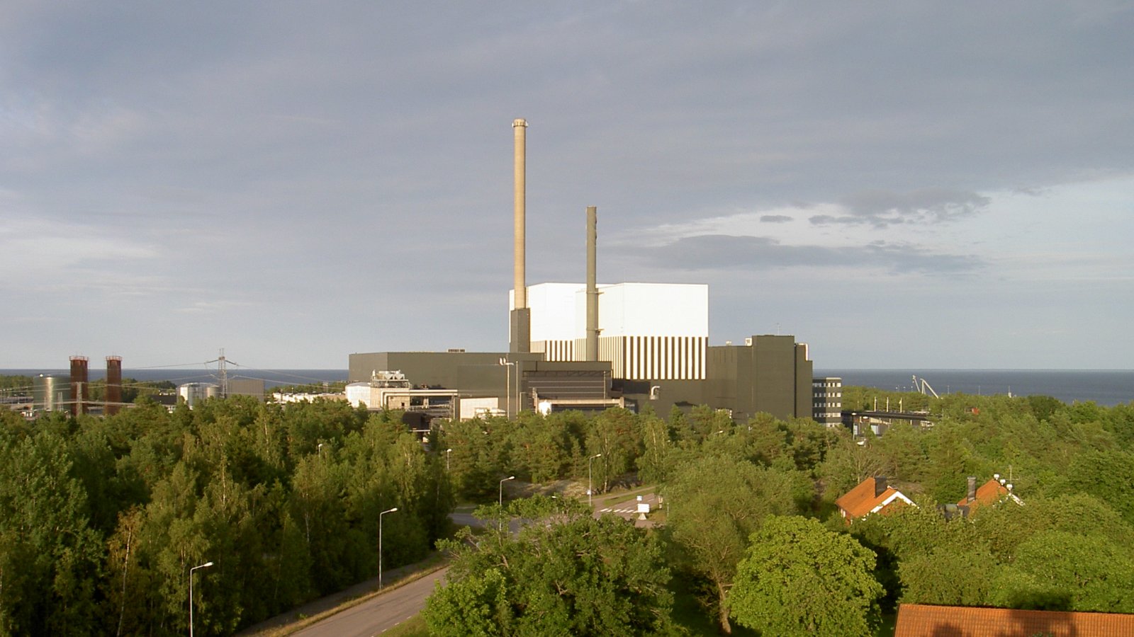 Szwedzka elektrownia jądrowa w Oskarshamns. Fot. Wiki Commons, Daniel Kihlgren
