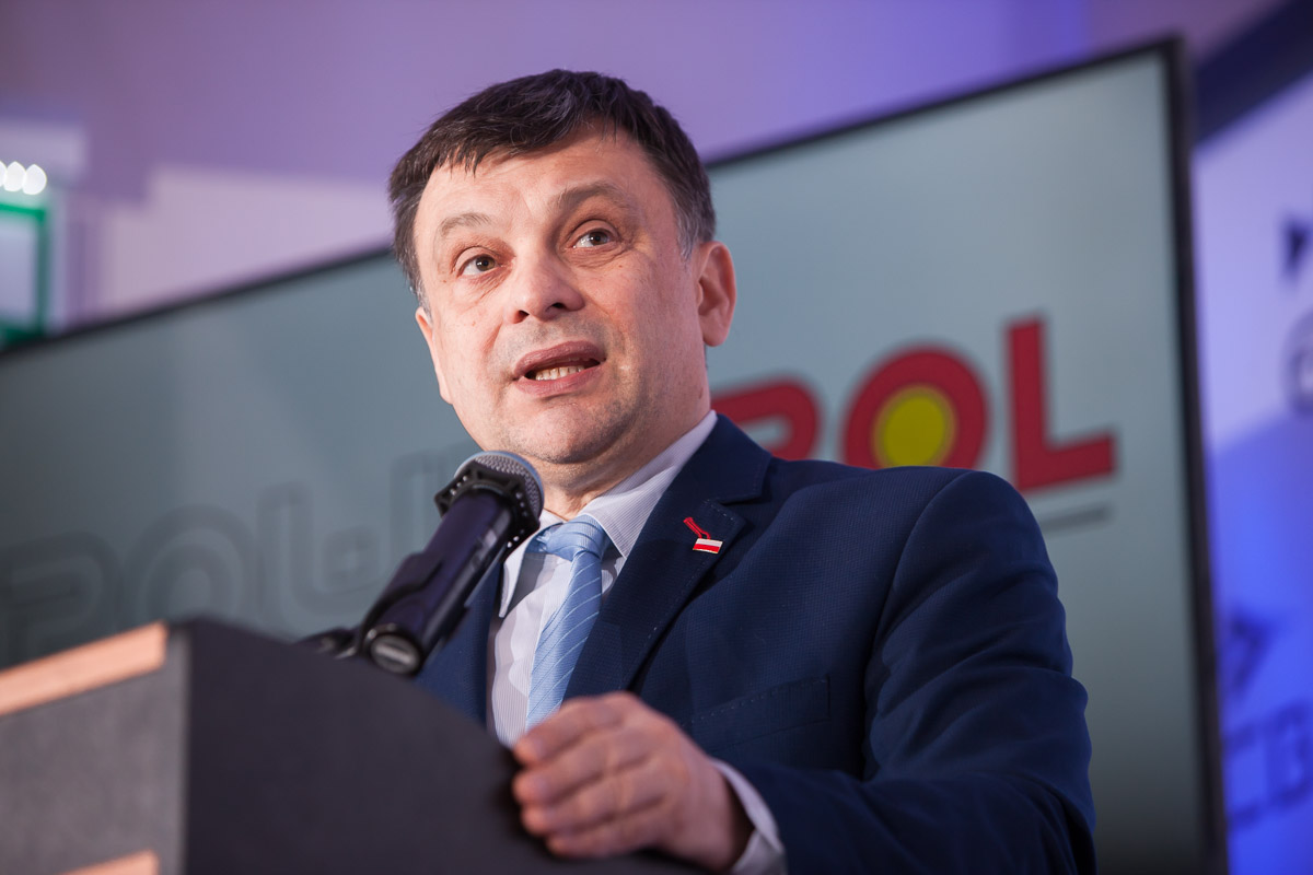 Wiceminister Środowiska, Mariusz Orion Jędrysek na konferencji POWERPOL. Fot.: POWERPOL