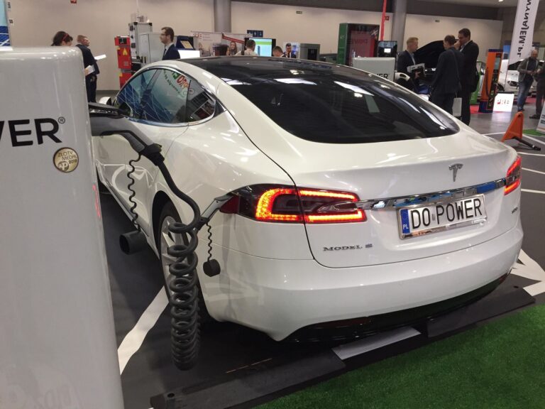 W lutym ruszają nowe dopłaty do elektryków. To ostatni tak duży program