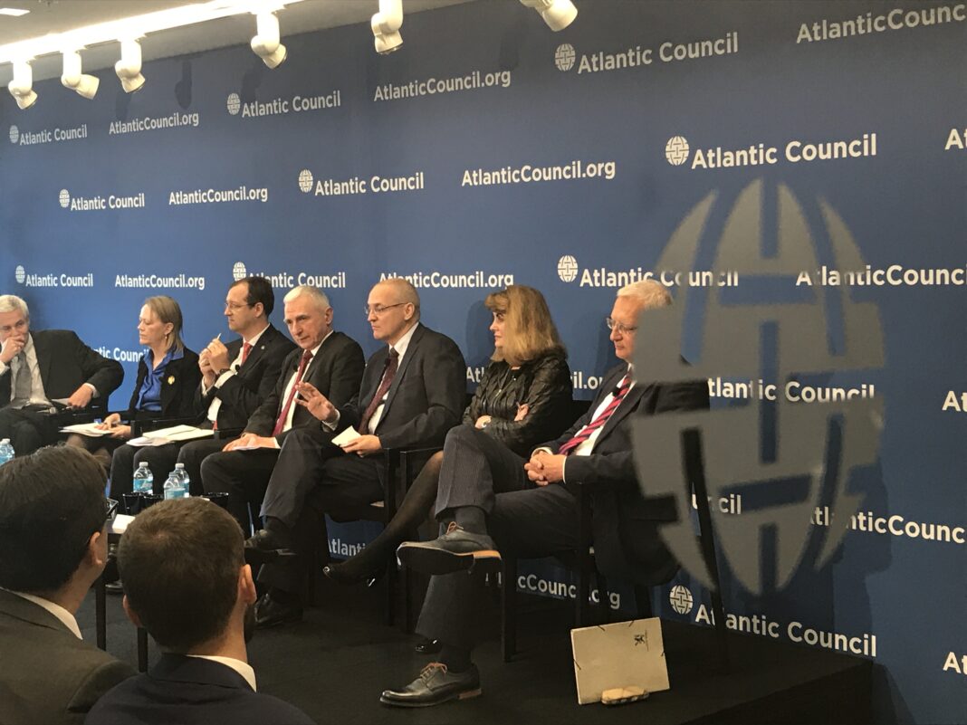 Piotr Naimski w Atlantic Council. Fot.: Biuro Pełnomocnika ds. Strategicznej Infrastruktury Energetycznej