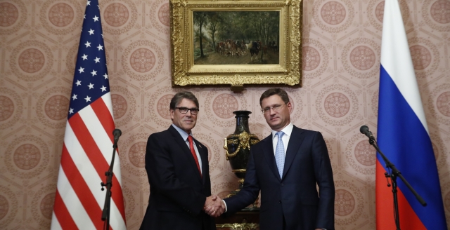 Rick Perry i Aleksander Nowak. Fot. Ministerstwo energetyki FR