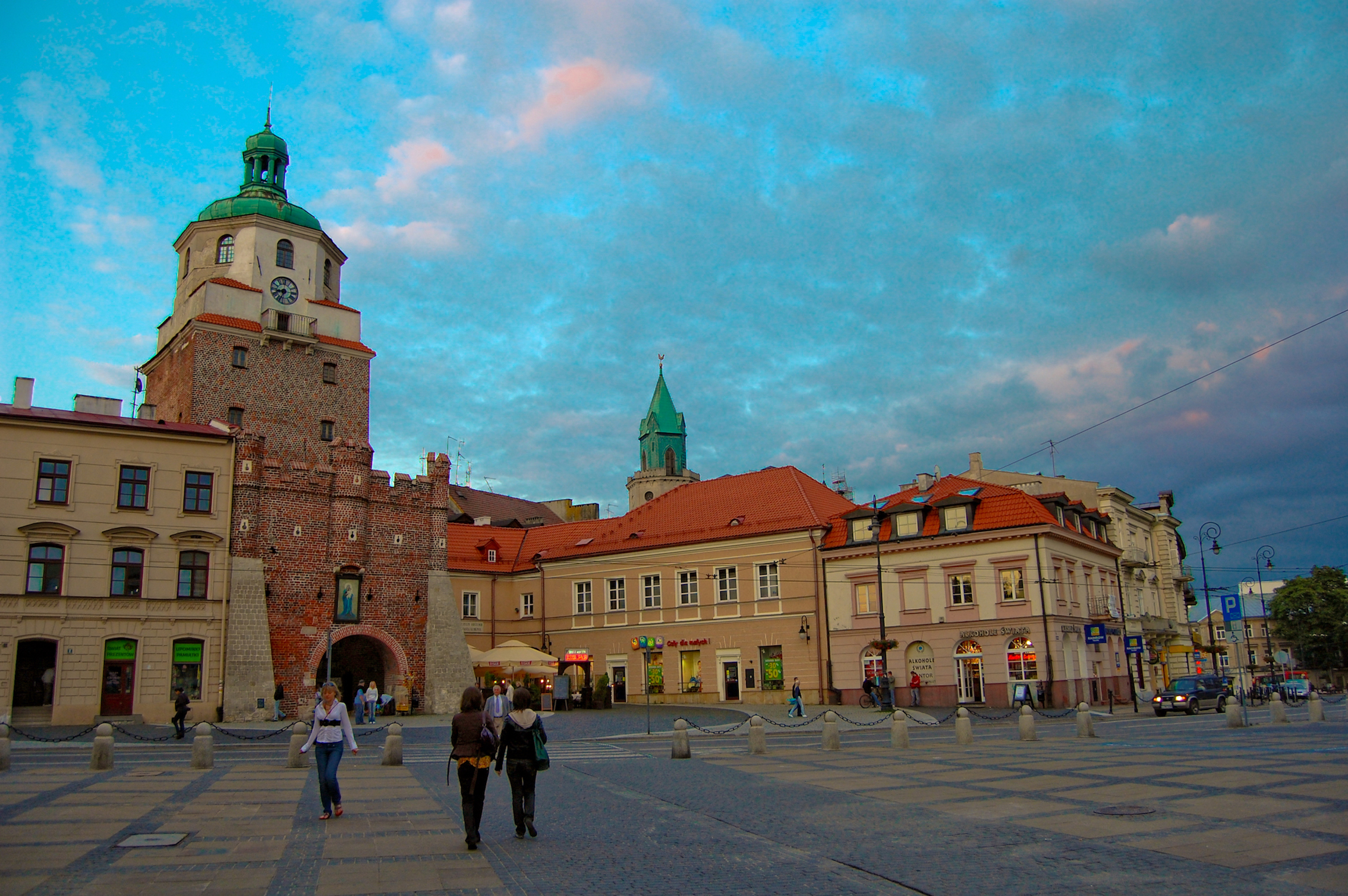 Brama Krakowska i Plac Łokietka w Lublinie. Źródło: Wikicommons