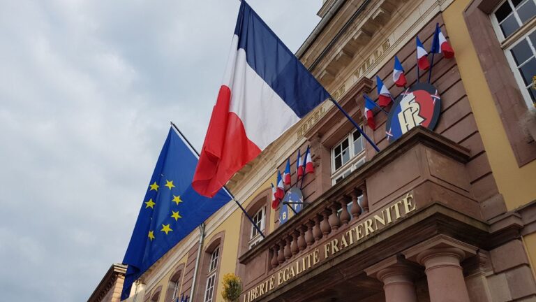 Miliardy euro na dekarbonizację przemysłu we Francji. Polska musiałaby wydać jeszcze więcej