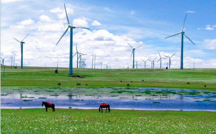 Turbiny wiatrowe na stepach w Mongolii Wewnętrznej