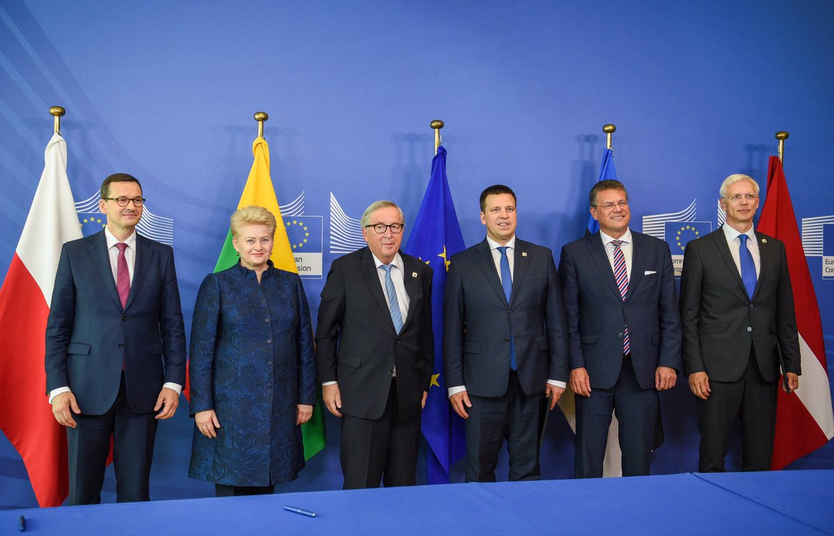 Polska, państwa bałtyckie i szef KE podpisali deklarację o synchronizacji systemów elektroenergetycznych. Fot.: Twitter,Dalia Grybauskaitė