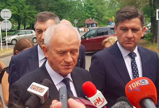 Minister energii Krzysztof Tchórzewski na konferencji prasowej po wypadku w kopalni Murcki-Staszic. Fot. Twitter/Ministerstwo Energii