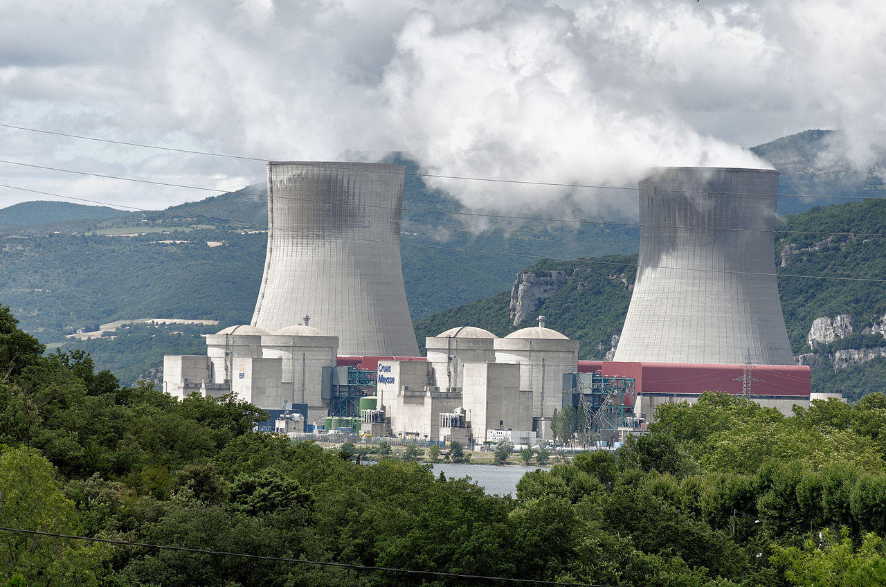 Elektrownia jądrowa Cruas. Fot. Wikimedia Commons