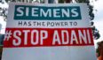 Protest przeciwko zaangażowaniu Siemensa w australijski węgiel. Źródło Instagram StopAdaniMovement