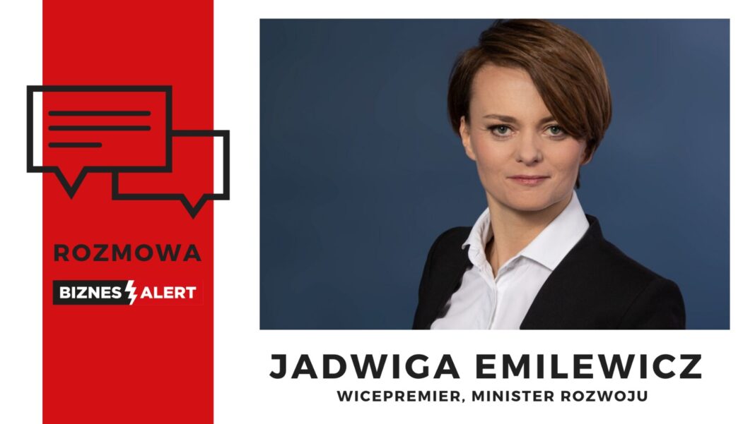 Jadwiga Emilewicz. Grafika: BiznesAlert.pl