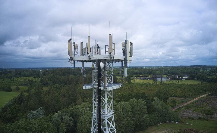 Maszt sieci 5G. Fot. Wikimedia Commons