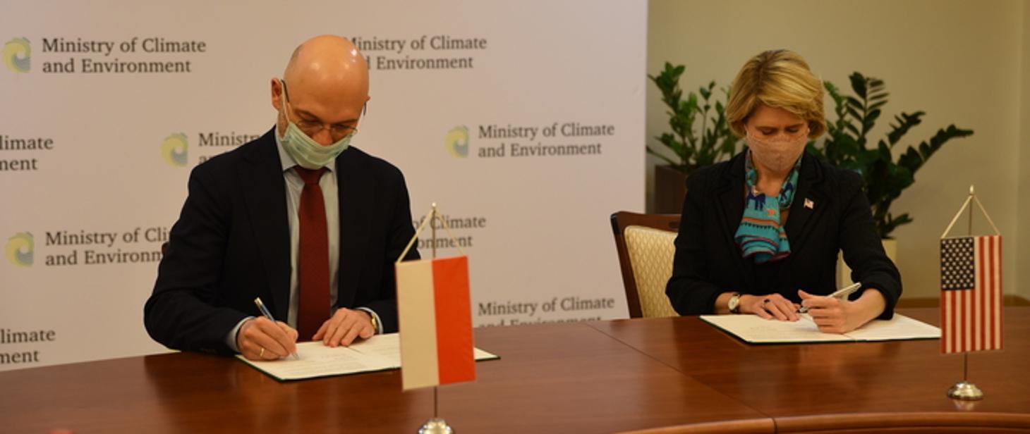 Polsko-amerykańskie porozumienie o współpracy przy finansowaniu projektów wspierających transformację klimatyczną. Fot.: Ministerstwo klimatu i środowiska