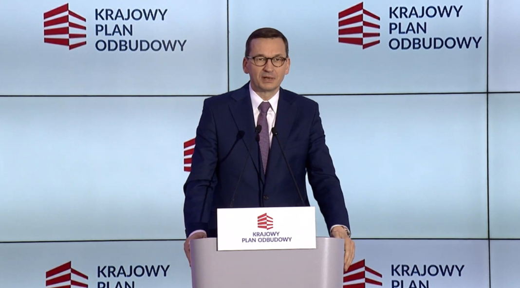 Mateusz Morawiecki prezentuje KPO. Fot. Wojciech Jakóbik