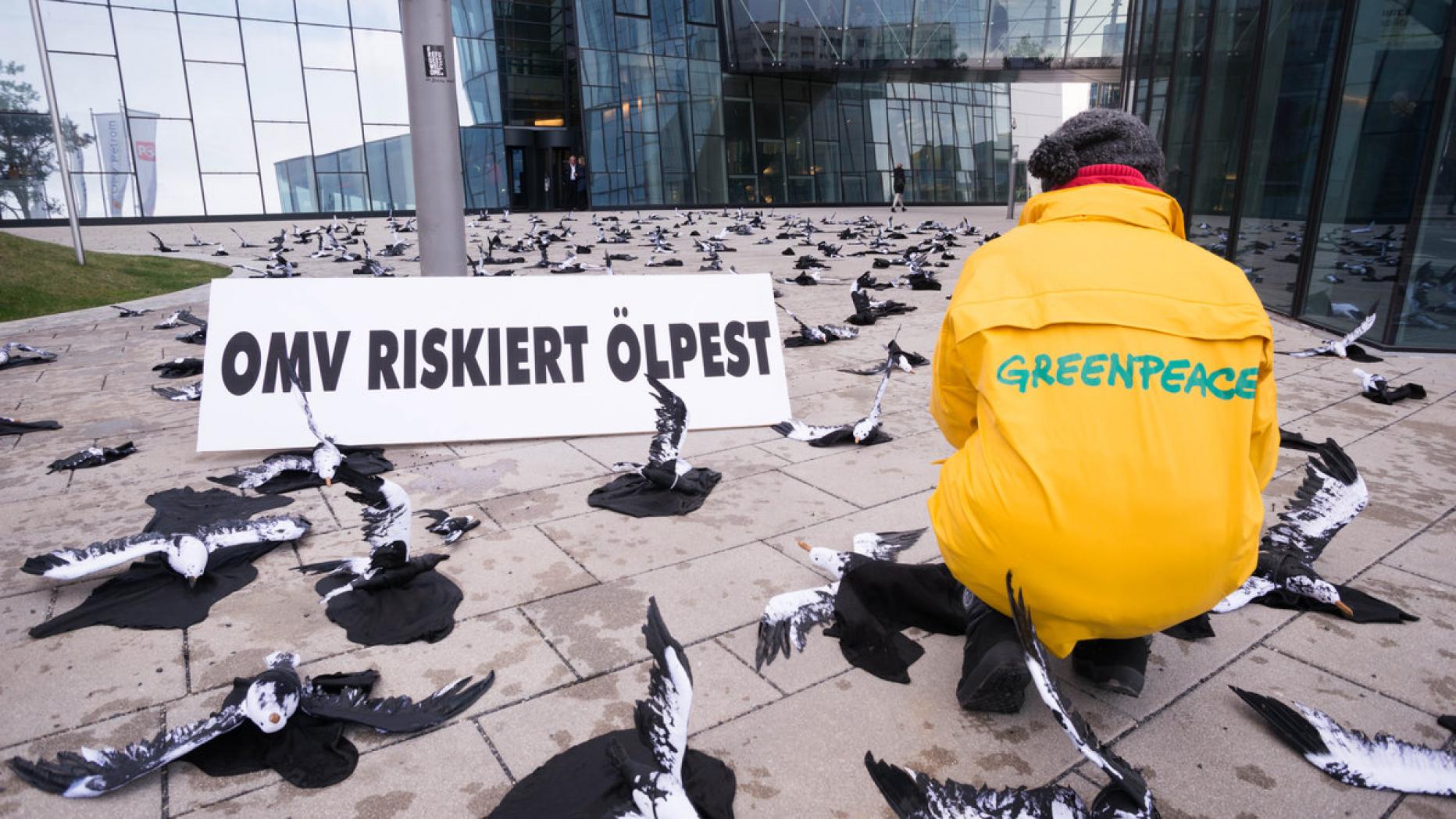 Protest przeciwko działalności OMV w Austrii. Fot. Greenpeace