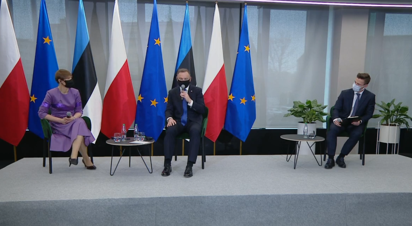 Prezydent Estonii Kersti Keljulaid oraz prezydent Polski Andrzej Duda podczas panelu Pol-Est Green Bridge. Fot. Wojciech Jakóbik