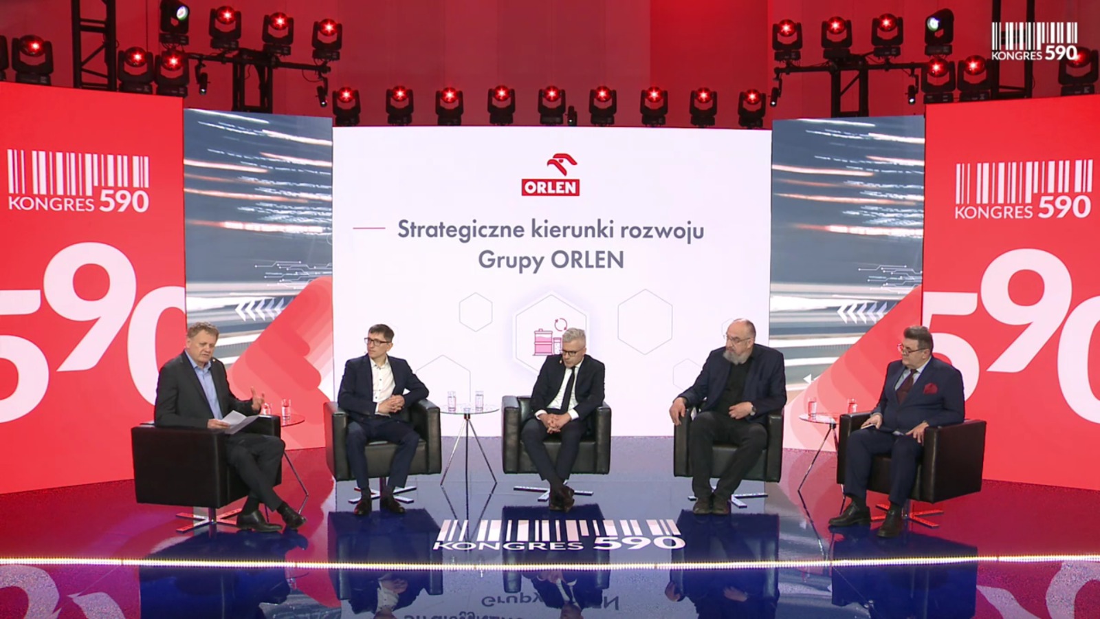 Panel dyskusyjny podczas Kongresu 590. Zdjęcie: BiznesAlert.pl