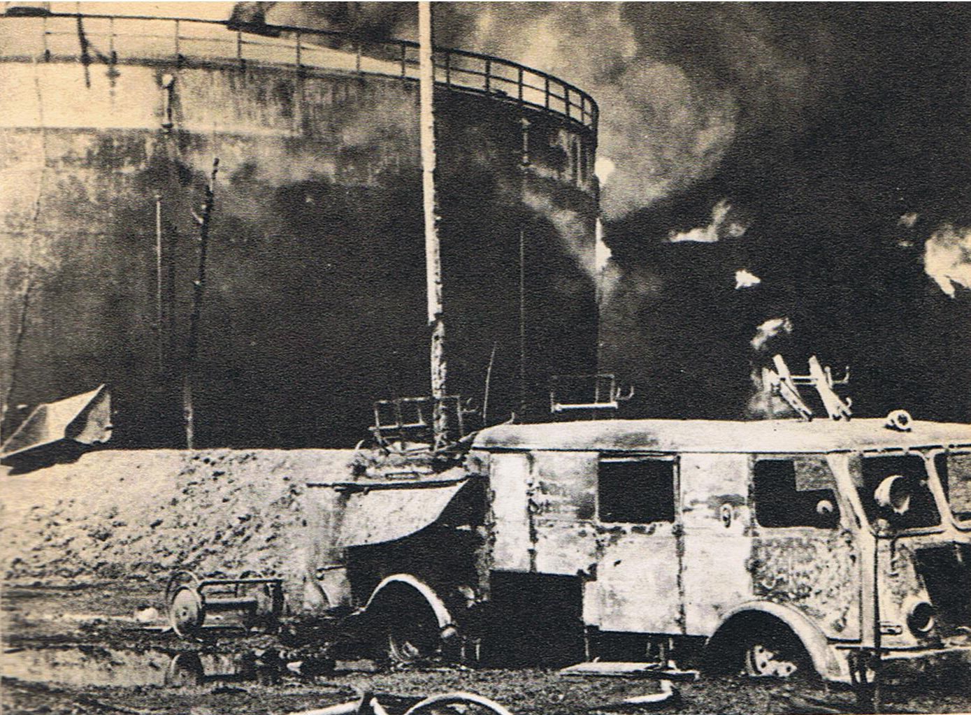 Pożar rafinerii Czechowice-Dziedzice fot.wikimedia