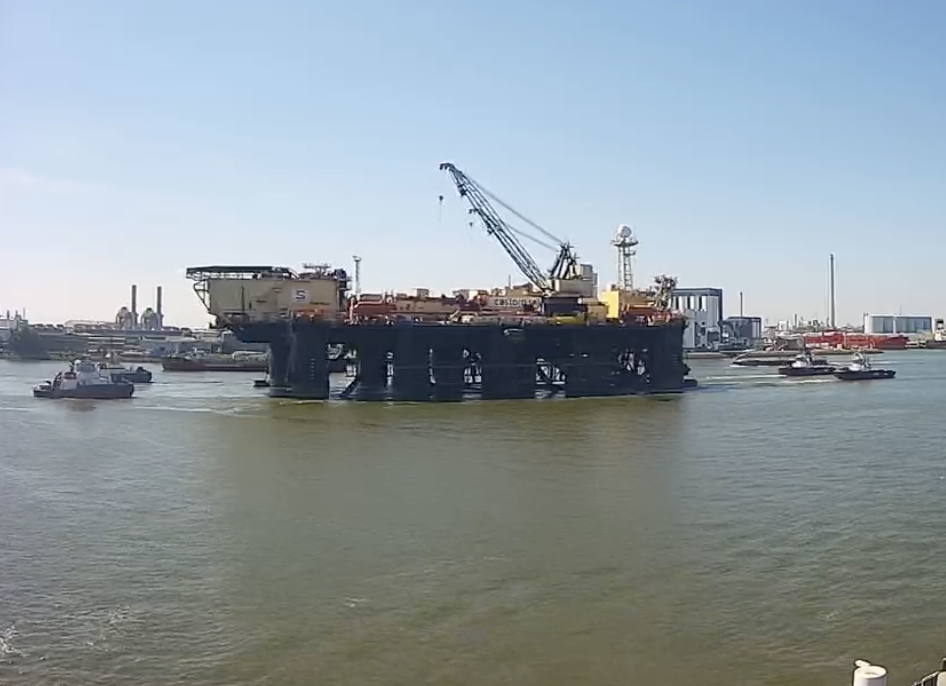 Castoro Sei w kanale Rotterdamskiego portu fot. Mariusz Marszałkowski/WEBCAM