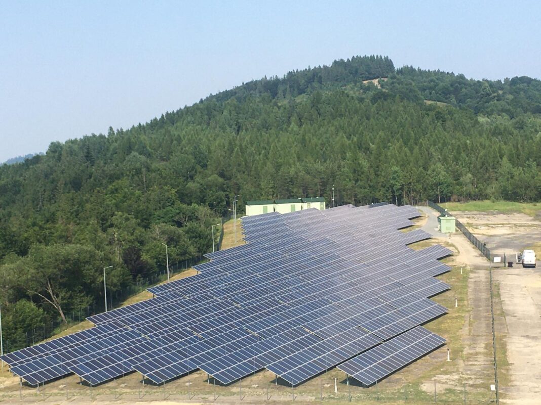 Elektrownia Fotowoltaiczna Góra Żar. Fot. BiznesAlert.pl.