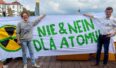 Anna Emmendorfer i Tomasz Aniśko na proteście przeciwko atomowi w Polsce. Fot. organizatorów protestu
