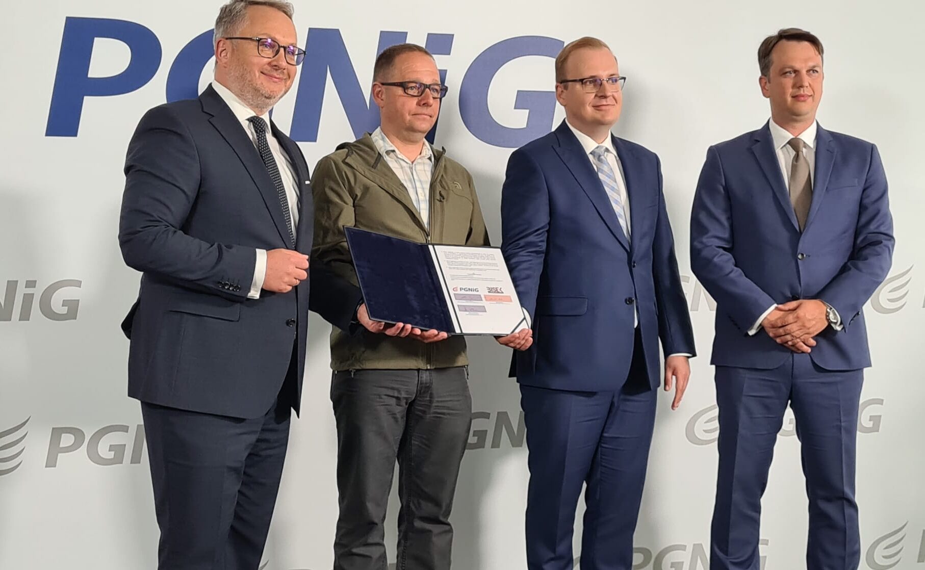 Umowa PGNiG OD i Bisek Asfalt na dostawy LNG. Fot. Wojciech Jakóbik