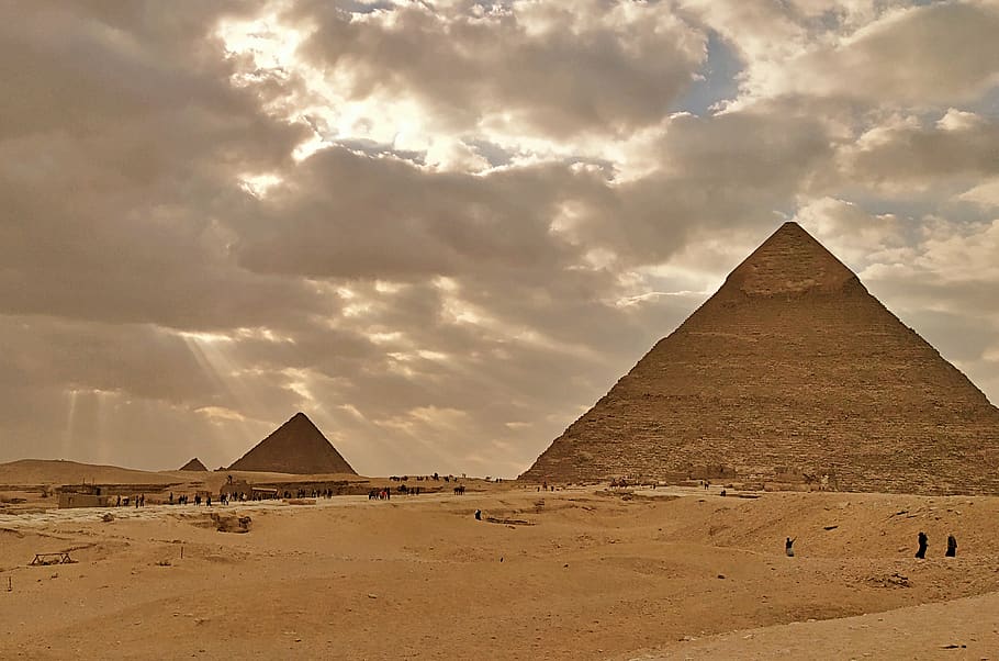 Piramidy w Egipcie. Źródło: Pxfuel