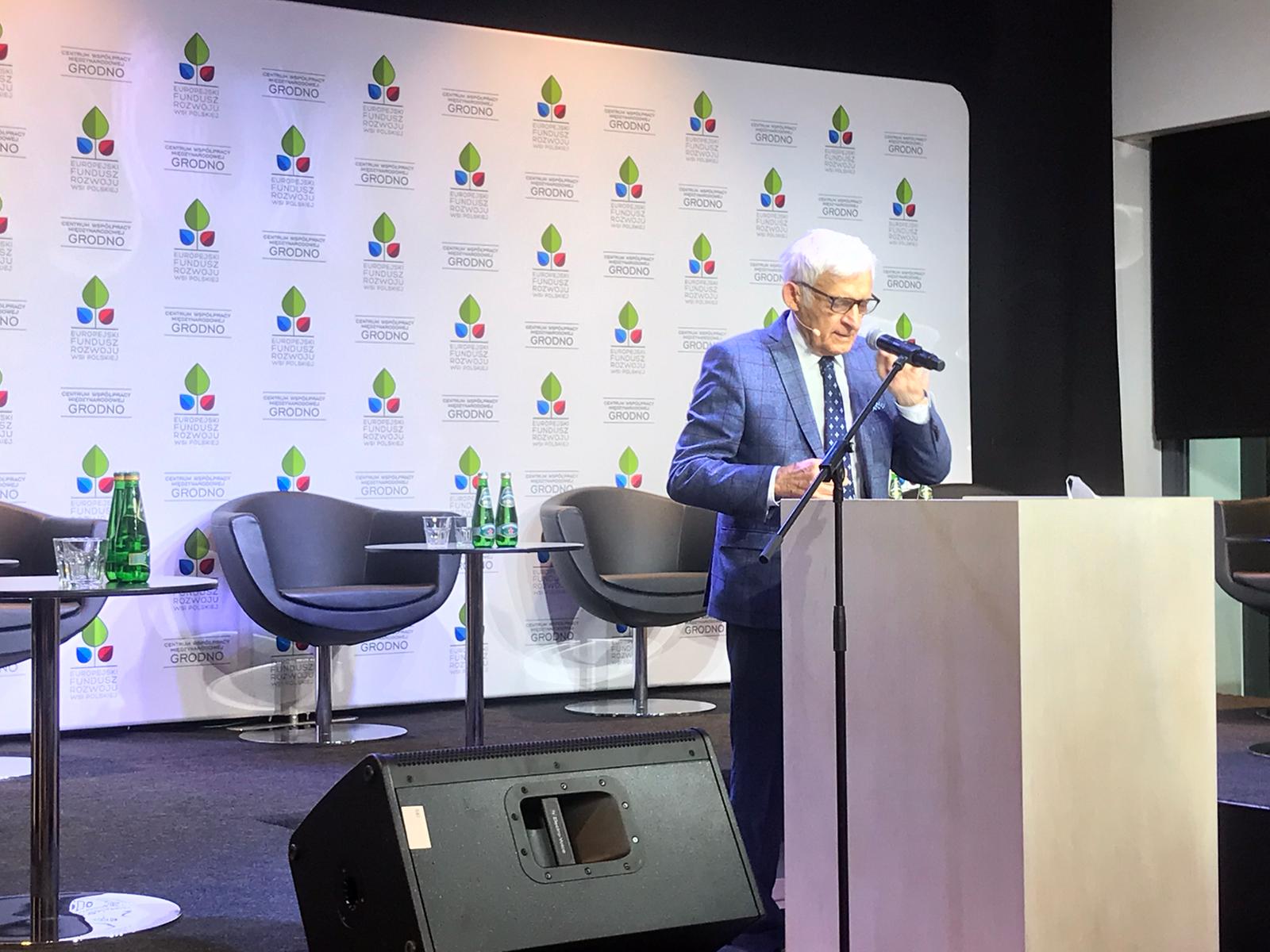 Jerzy Buzek. IV. edycja międzynarodowej konferencji „Energetyka, Środowisko, Rolnictwo”. Fot. BiznesAlert.pl.
