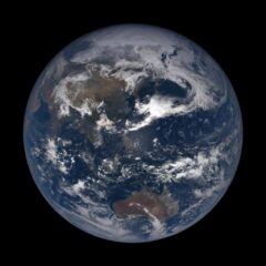 Ziemia. Źródło: Wikicommons