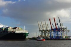 Port w Hamburgu. Źródło: freepik