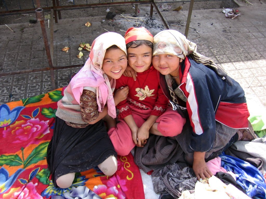 Dzieci Ujgurskie na targu w Hotan.