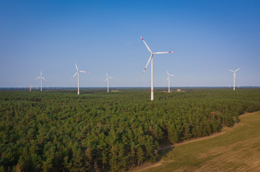 Lądowe farmy wiatrowe. Fot. Enertrag.